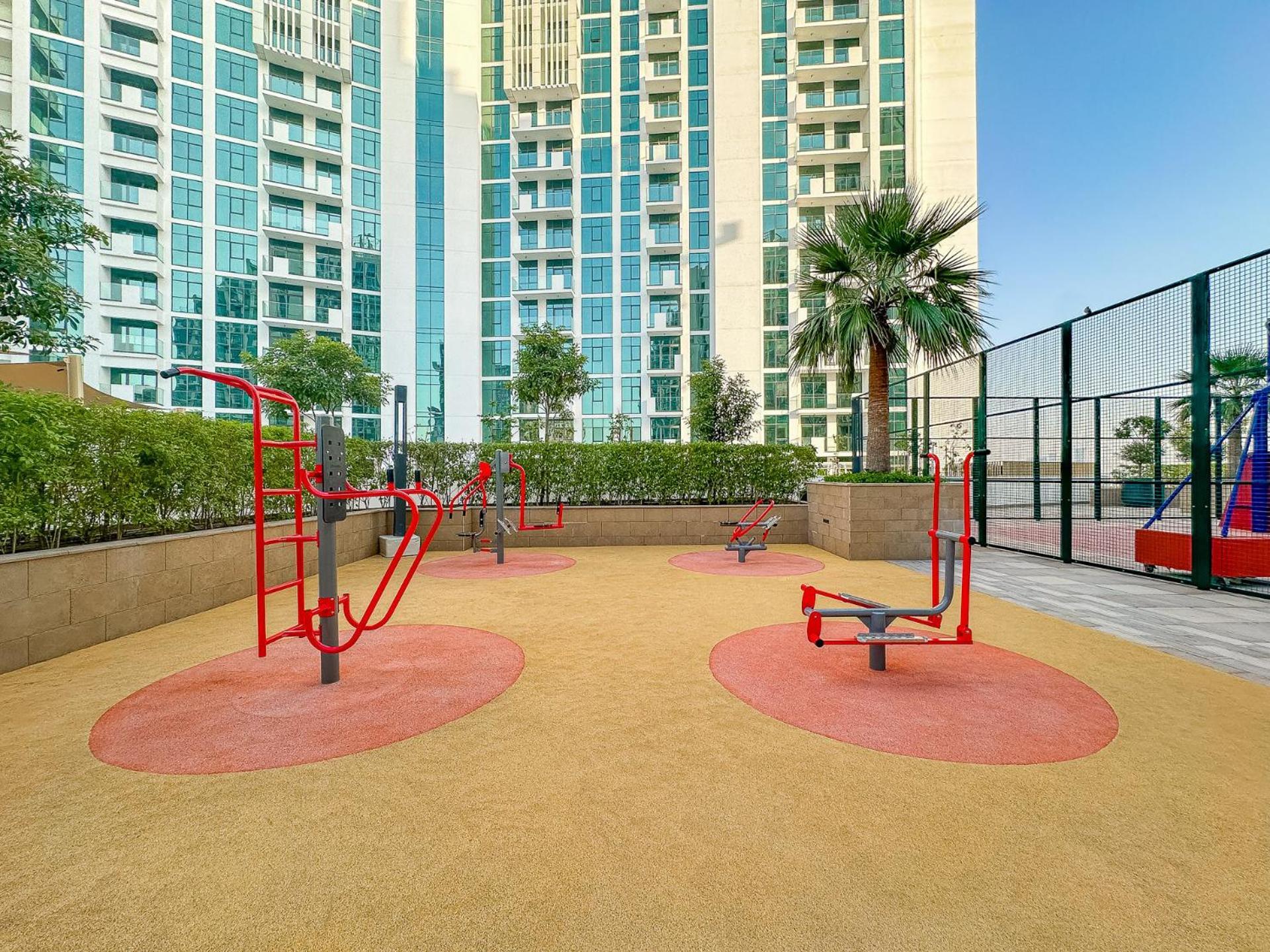 ドバイCozy & Convenient 1Br Haven In Al Jaddafアパートメント エクステリア 写真